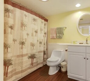 Jetted tub, hair dryer, towels, soap