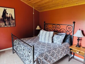 3 bedrooms, travel cot, WiFi, bed sheets - Byson Overlook Gem in beautiful Bryson City / WiFi, Hot Tub coming June 2025 (Bryson City)