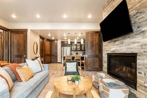 Smart TV, fireplace - Steps to Cabriolet | Pool, Spa at Blackstone - Canyons Village Fun (Park City)