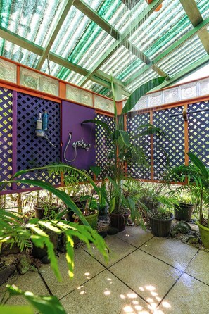 Jabón y papel higiénico