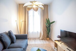 Smart TV - 43BPAR1098 - New bright flat in Paralelo (Barcelona)