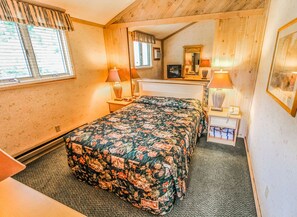 2 bedrooms, iron/ironing board, bed sheets