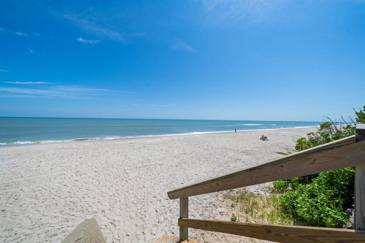 Sun-loungers, beach towels