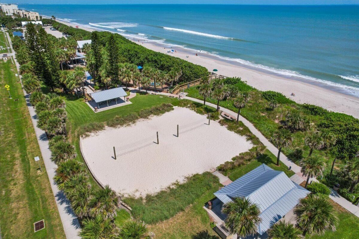 Sun loungers, beach towels