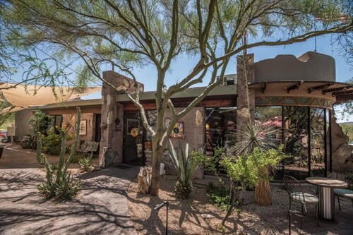 Pet-Friendly Villa in Cave Creek w/ Spa Patio