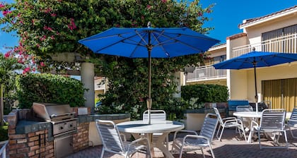 Beachside Rental w/ Balcony & Pool