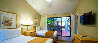 Beachside Rental w/ Balcony & Pool