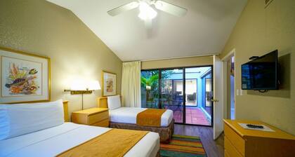 Beachside Rental w/ Balcony & Pool