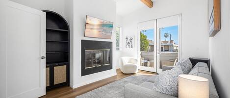 Televisor i llar de foc