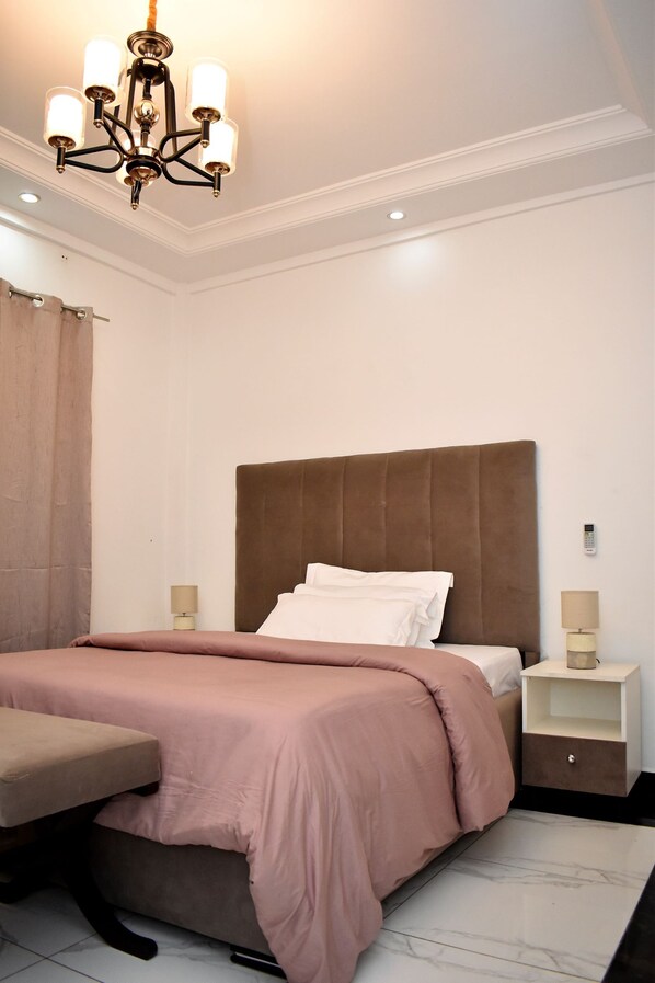 Studio | Système d’insonorisation, fer et planche à repasser