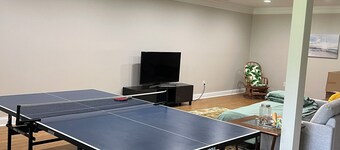 Charming studio with 1 queen sofa bed and 1 full bath . With AC, WiFi and TV