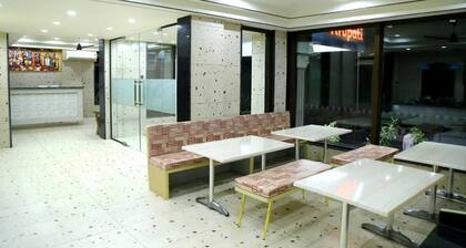 HOTEL SAFRRON STAY