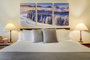 WiFi (無料)、ベッドシーツ