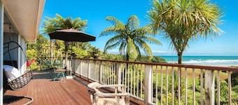 Coastal Retreat! Outstanding panoramic views while you relax on the deck!
