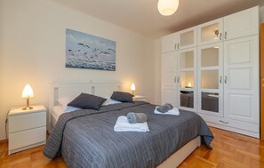 3 bedrooms, travel cot, free WiFi - Beautiful home in Svib (Svib)