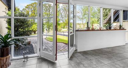 Cozy home in Skanderborg with lake view