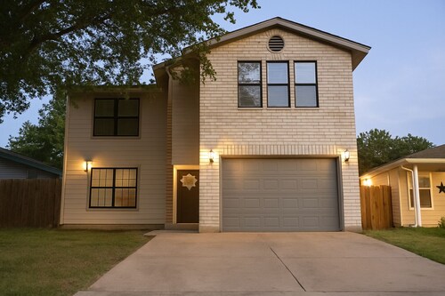 Blue Yard Homes Spacious 4-bedroom house