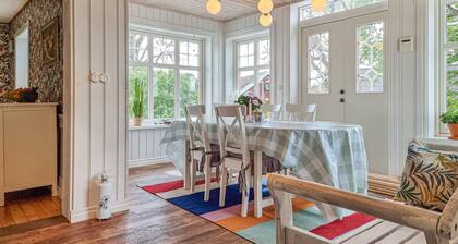 4 bedroom cozy home in Flo