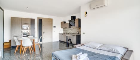 1 habitación, tabla de planchar con plancha y wifi