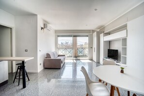 Téléviseur à écran plat