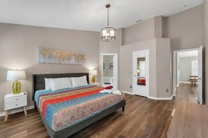 4 bedrooms, in-room safe, desk, iron/ironing board