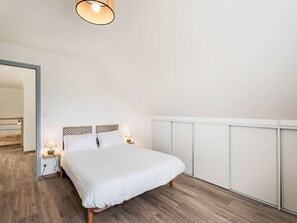 Room - Maison Mélusine by Interhome (Le Bono)
