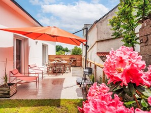 Outdoor dining - Maison Mélusine by Interhome (Le Bono)
