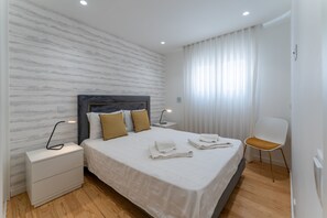 1 bedroom, iron/ironing board, internet, bed sheets