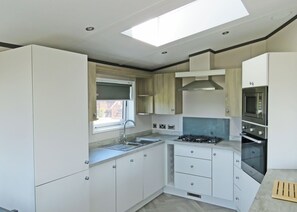 Fridge, oven, stovetop, toaster - Superior Lodge 2 Bed (Penzance)