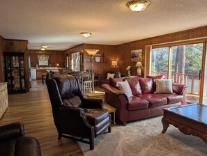 Smart TV, caminetto, stampante