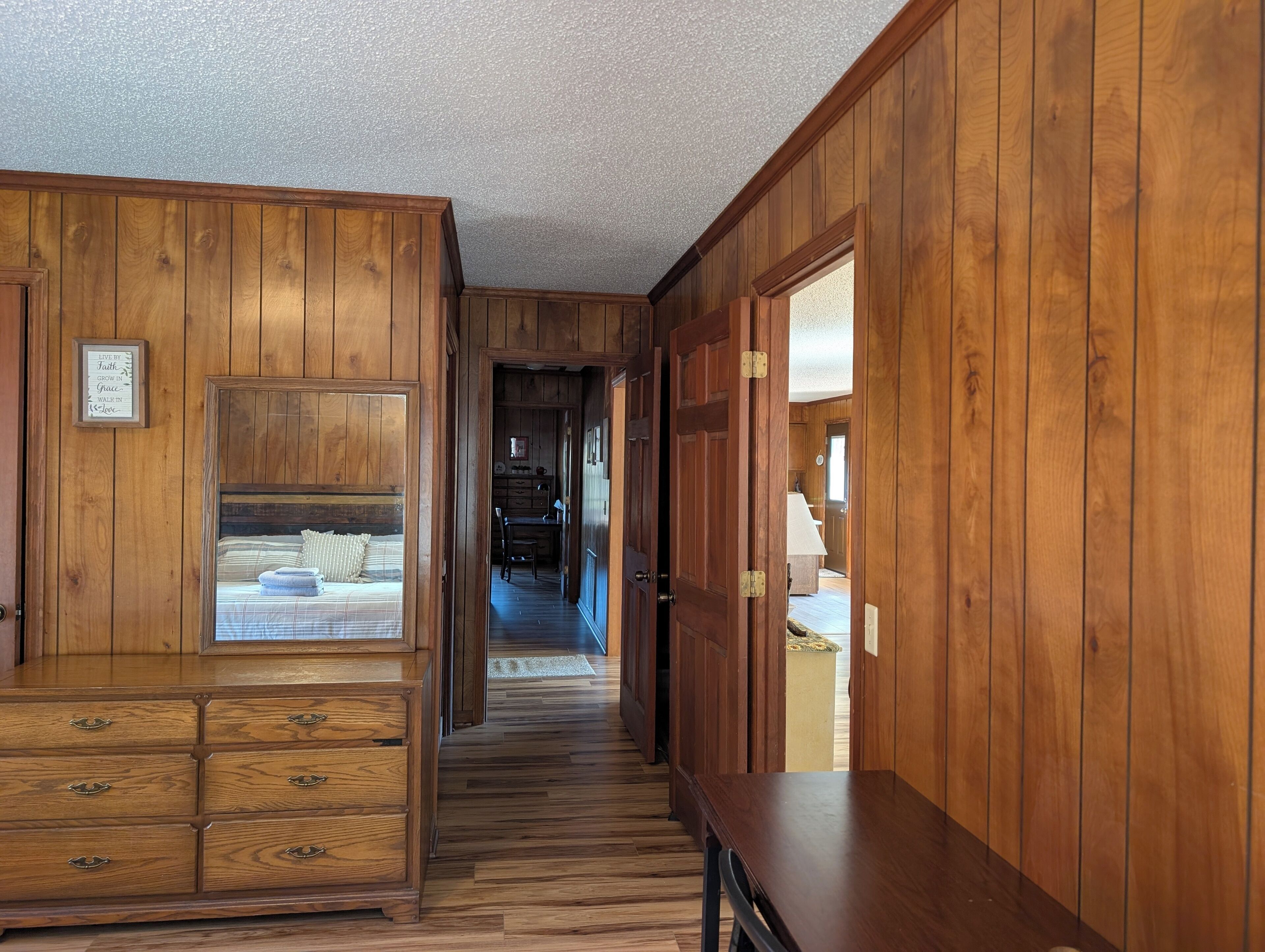 2 chambres, bureau, fer et planche à repasser, Wi-Fi gratuit