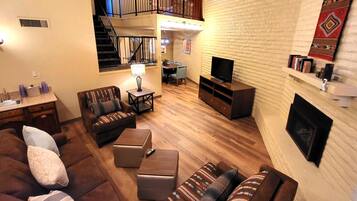 TV, fireplace
