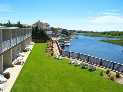 1BR Condo w/ Kitchenette & Balcony | Pools Access
