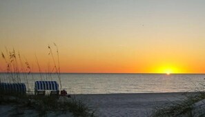 Beach nearby - Oceanfront Loft w/ 2 Baths in Madeira Beach (Madeira Beach)