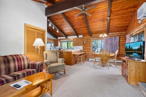 Televisie en een open haard