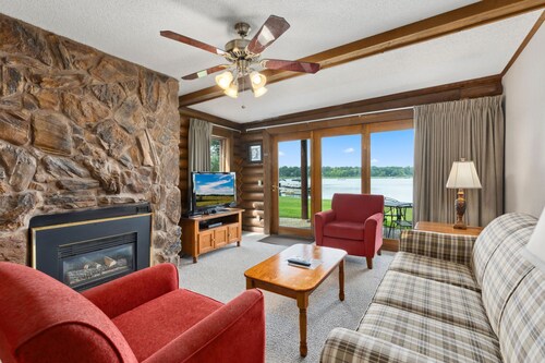 Point Condos 2BR w/ Lake Views & Fireplace