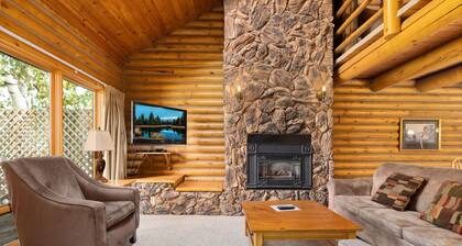 Cozy Breezy Point Condo with Golf Views