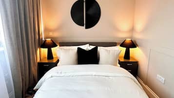 1 bedroom, desk, iron/ironing board, WiFi