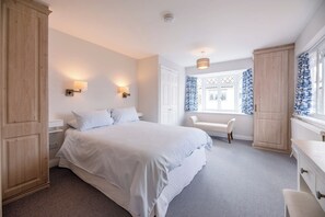 3 多间卧室、熨斗/熨衣板、WiFi、床单