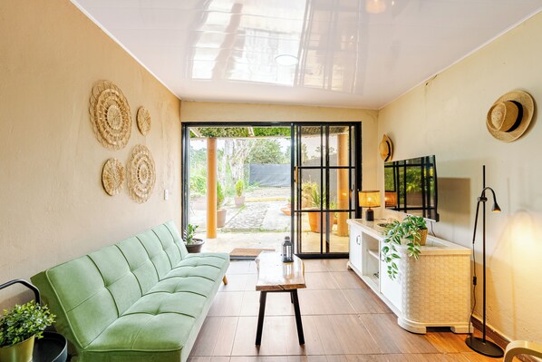 Living area - Constanza Beautiful cottage, Pet Friendly (Concepción de La Vega)