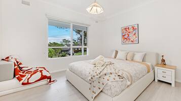 3 slaapkamers, een bureau, wifi, beddengoed