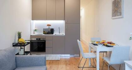 Cozy & Bright Flat by Host Wise