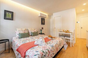 1 bedroom, travel crib, WiFi, bed sheets