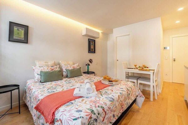 1 habitación, cuna de viaje, wifi y ropa de cama 