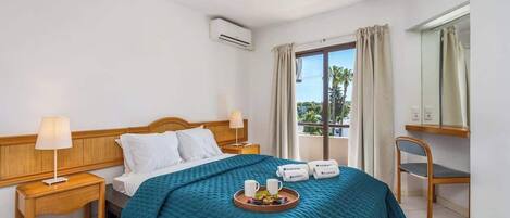 1 soverom, strykejern/-brett, wi-fi (inkludert) og sengetøy