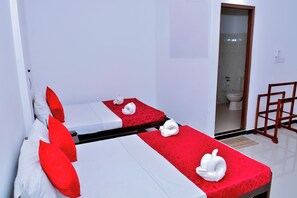 Basic Double Room - Lucky 7 Trinco (Trincomalee)