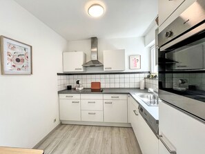 Refrigerador, microondas, horno, lavavajillas