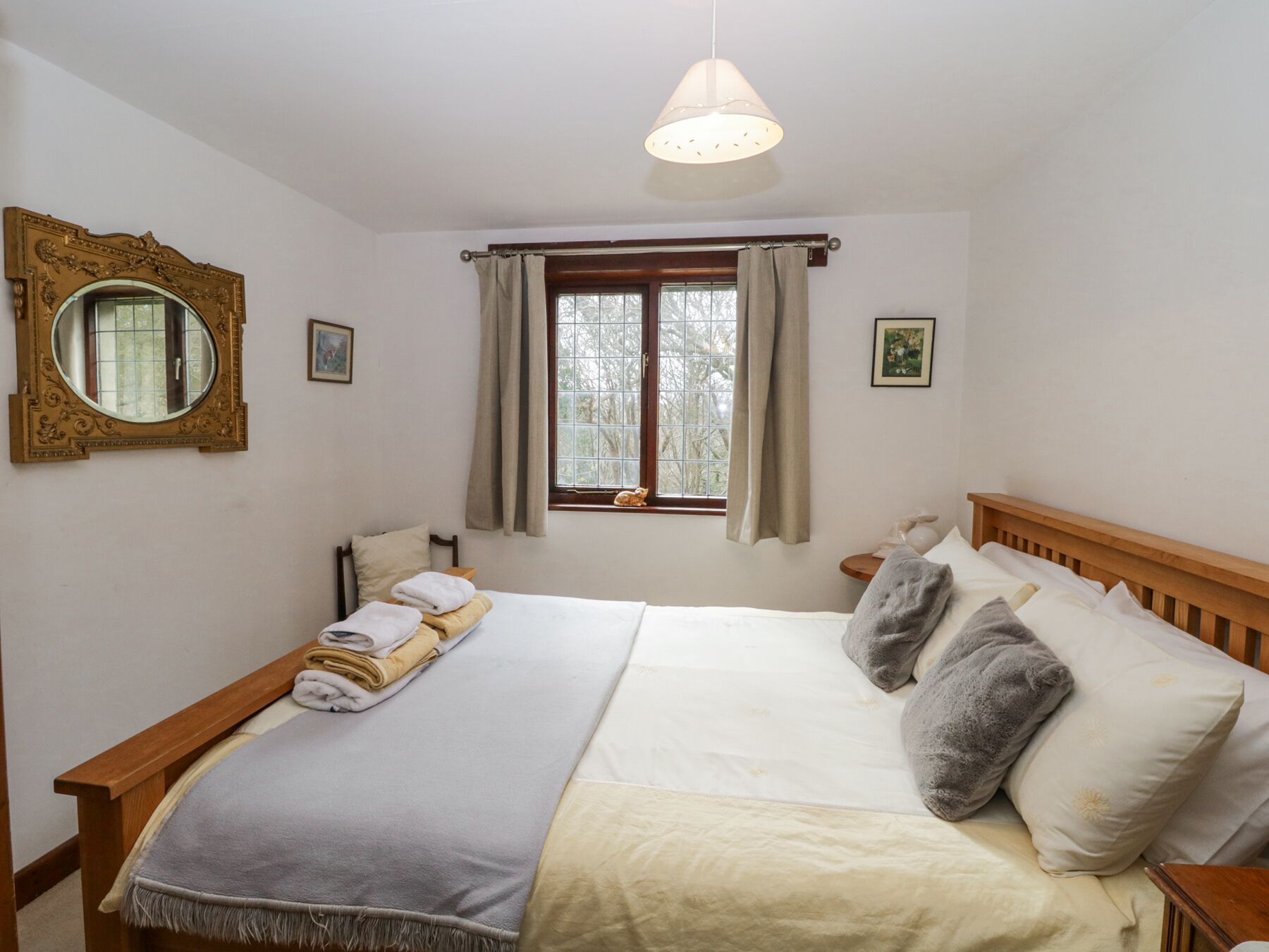 1 bedroom, individually decorated, individually furnished, free WiFi