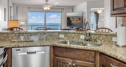 🌊 Direct Oceanfront 2/2 | Large Private Balcony | Heated Pool ♨️ & Garage Parking