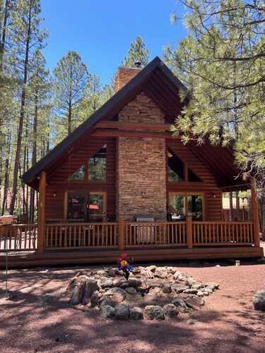 Cute and Cozy 3 bedroom Cabin in a Peaceful Pinetop Cul-de-sac